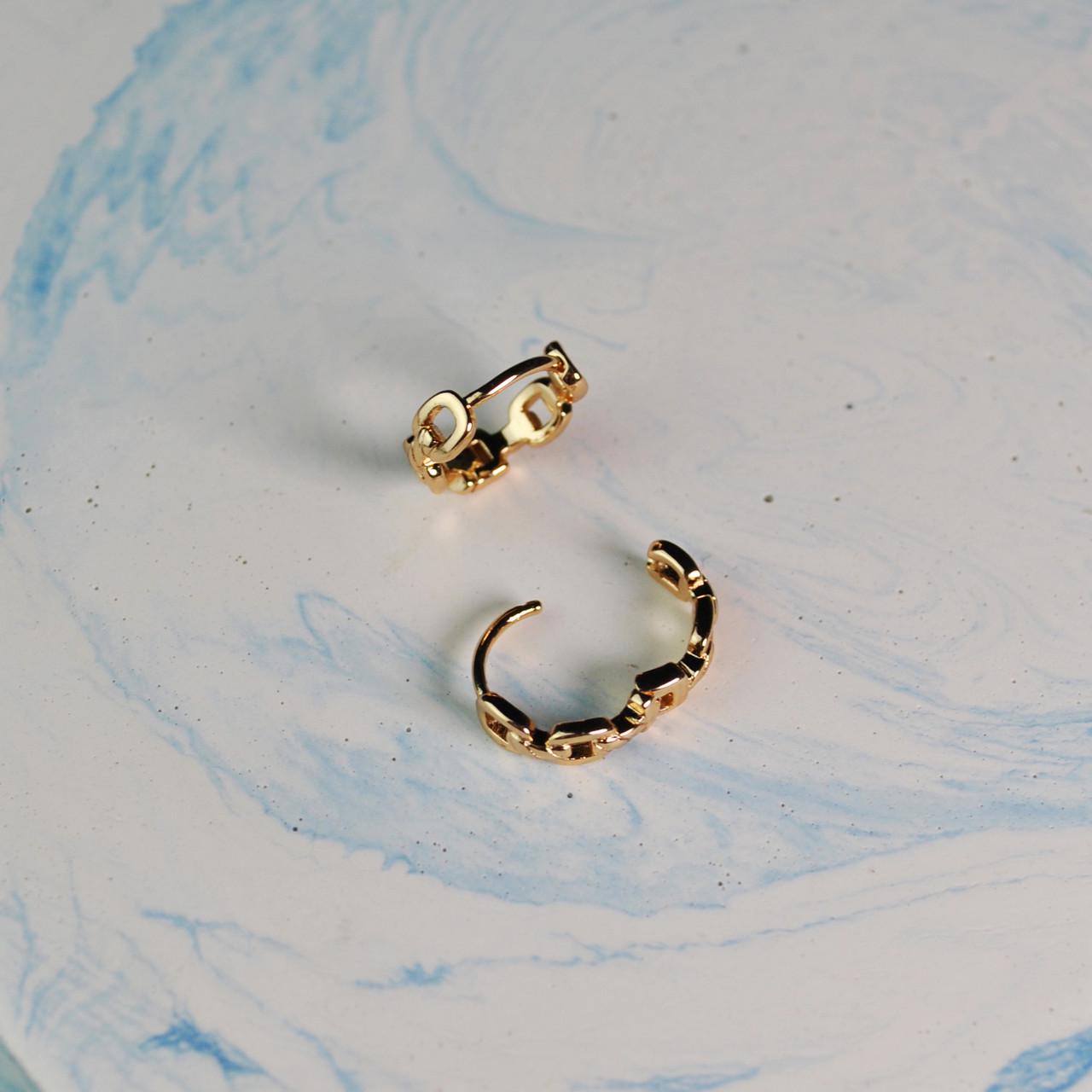 Сережки кільця з візерунком ланцюжок медична сталь позолота (x066-2) - фото 4 Сережки кільця з візерунком ланцюжок медична сталь позолота (x066-2) - фото 4