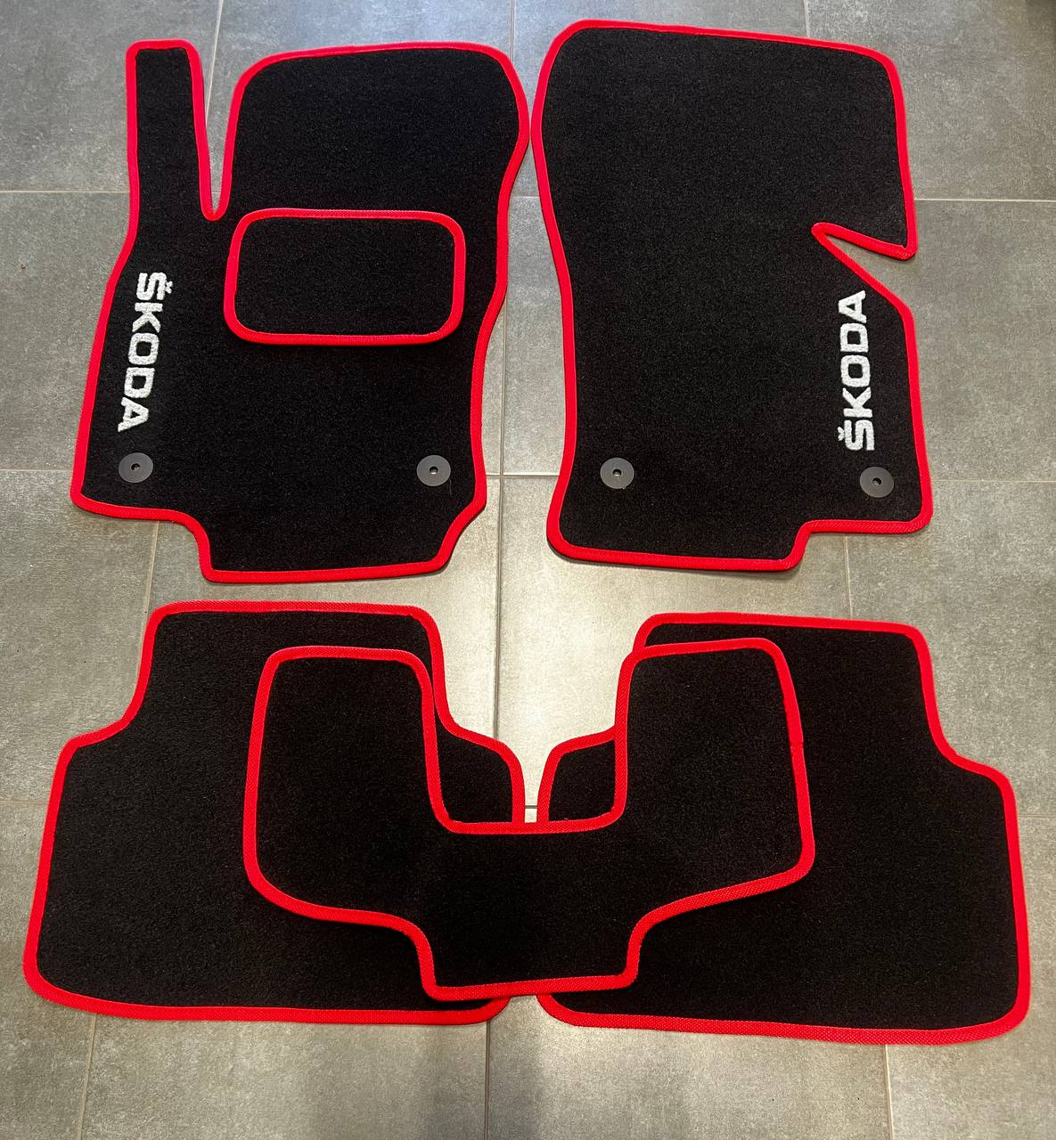 Коврики автомобильные ворсовые в салон для Skoda Octavia A7 2012-н. в. 5 шт. Черный (BLCCR1563)
