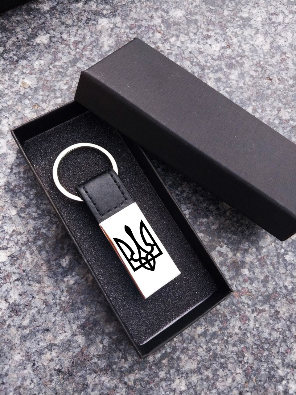 Брелок на подарок с индивидуальной гравировкой (2169099770)