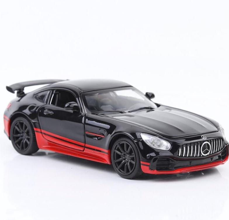 Модель автомобиля Mercedes-Benz GT 1:32 Черный/Красный