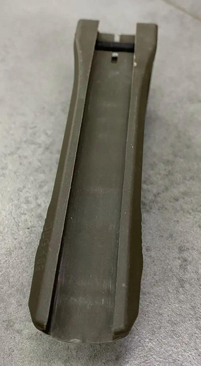 Рукоятка переноса огня DLG Tactical DLG-159 на Picatinny упор на цевье Олива (241858) - фото 3 Рукоятка переноса огня DLG Tactical DLG-159 на Picatinny упор на цевье Олива (241858) - фото 3