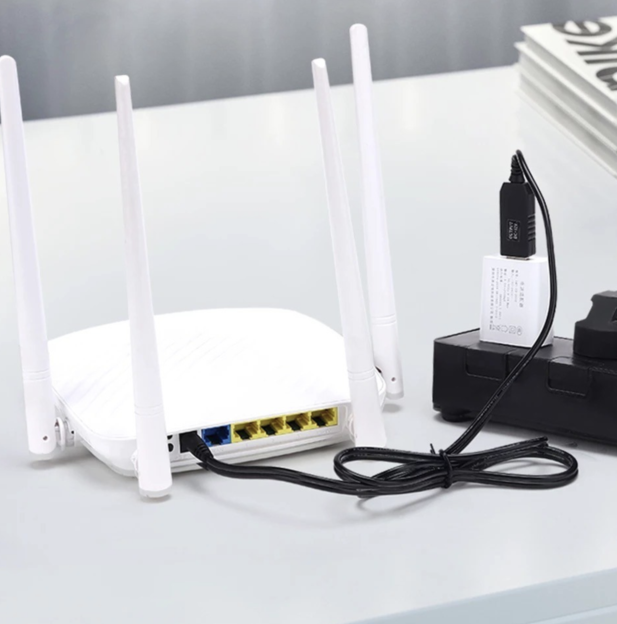 Кабель для роутера USB DC питания от Power Bank Fonken с трансформатором 12V с переходником 5,5-3,5 мм. - фото 3 Кабель для роутера USB DC питания от Power Bank Fonken с трансформатором 12V с переходником 5,5-3,5 мм. - фото 3