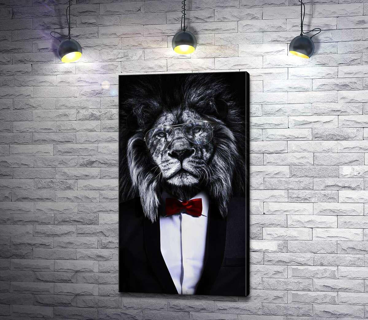 Картина ArtPoster Почтенный лев в очках и костюме 73x130 см Модуль №1 (003349)