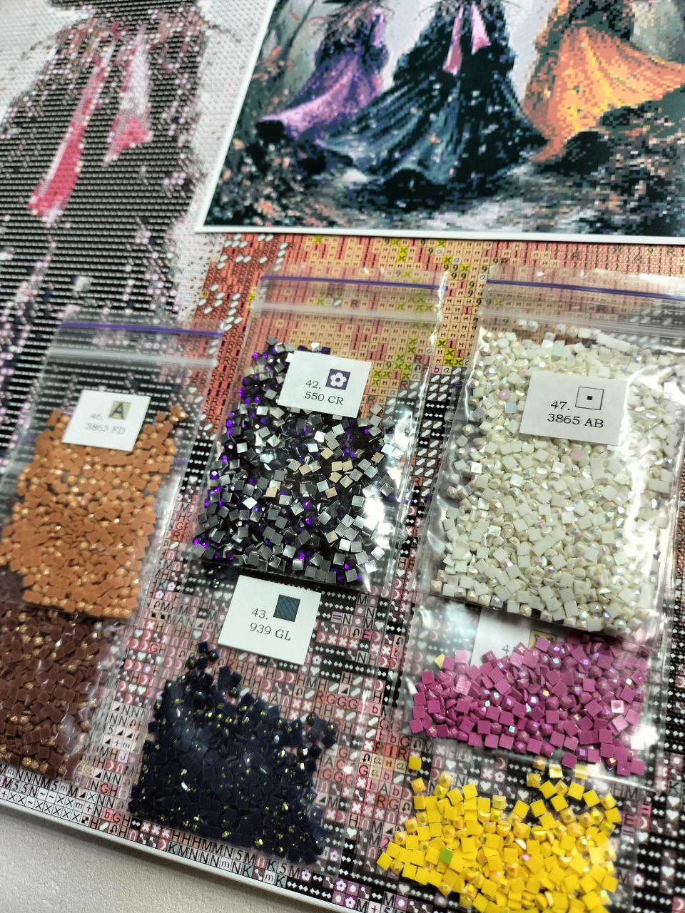 Алмазная мозаика АлМазка Три ведьмы квадратные алмазы на подрамнике 40x50 см (АлМ-294) - фото 2