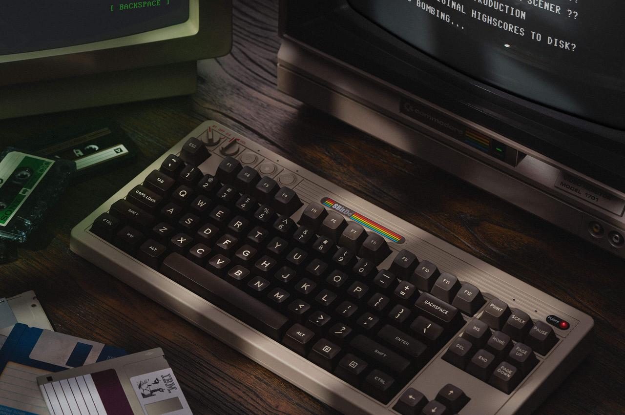 Клавіатура ретро бездротова механічна 8BitDo C64 Edition - фото 5 Клавіатура ретро бездротова механічна 8BitDo C64 Edition - фото 5