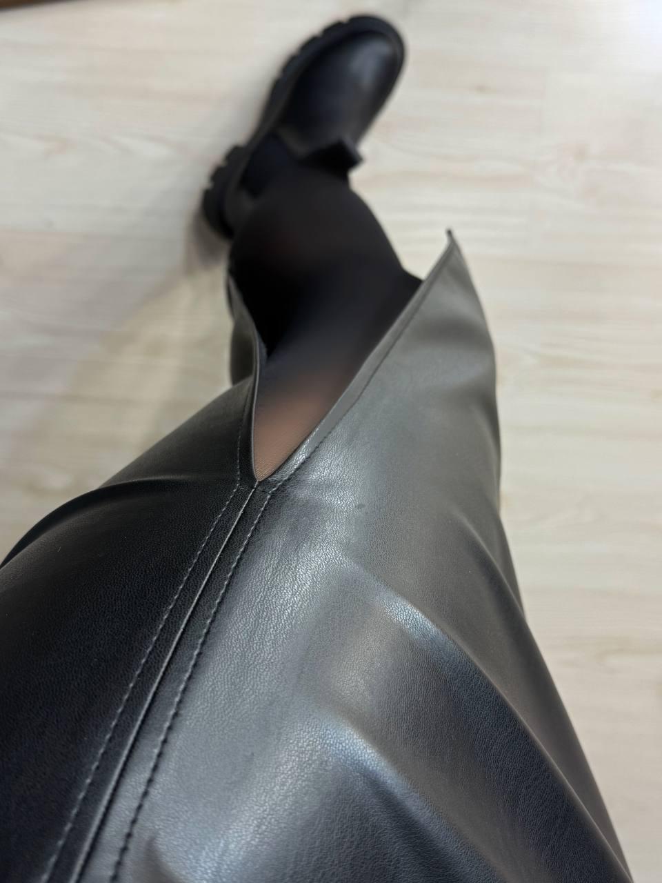 Юбка женская Gritana 125 из экокожи с разрезом меди прямая M Черный (5810) - фото 4 Юбка женская Gritana 125 из экокожи с разрезом меди прямая M Черный (5810) - фото 4