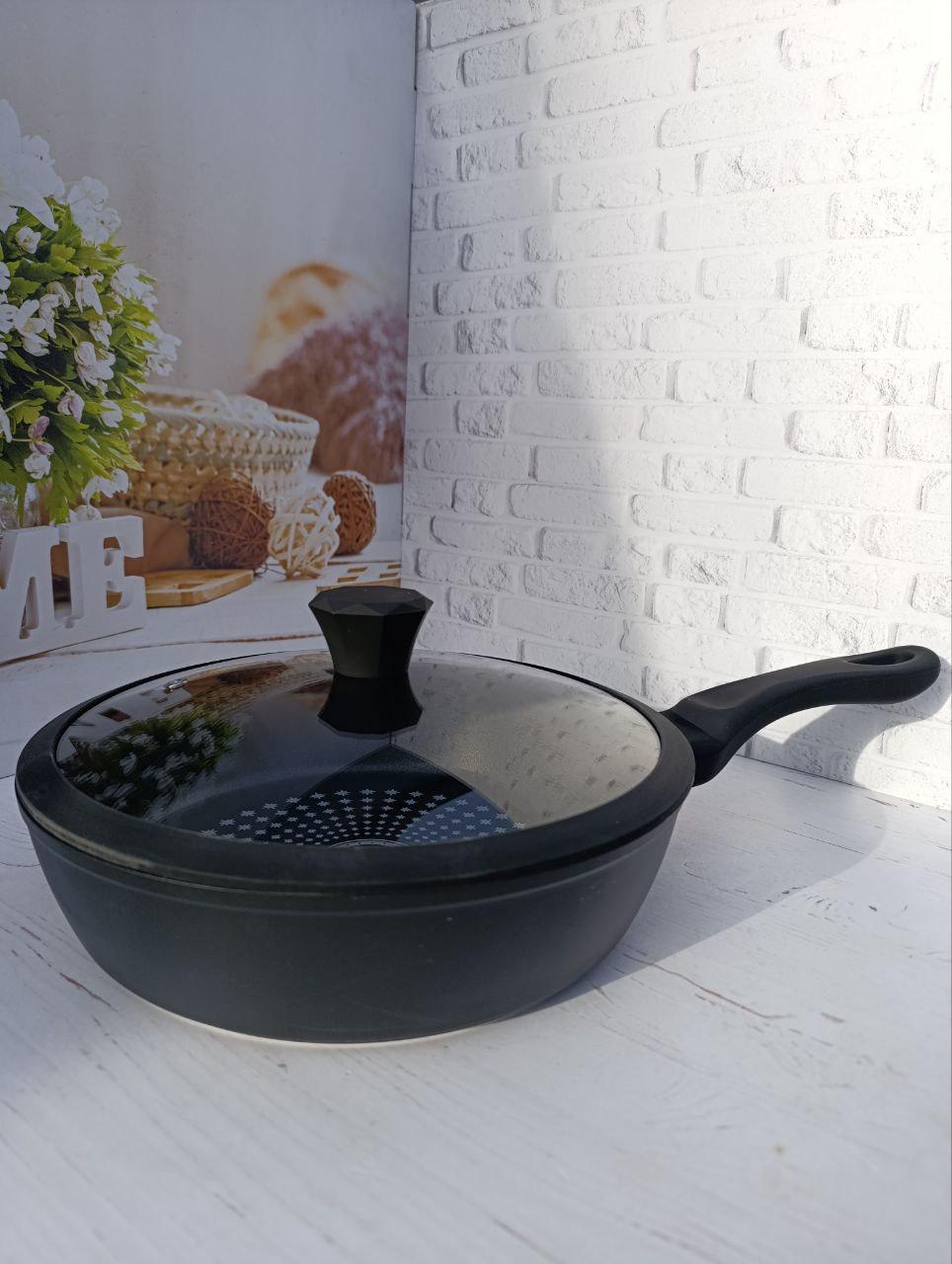 Сковорода глубокая Benson BN-449 с алмазным антипригарным покрытием с крышкой 26 см