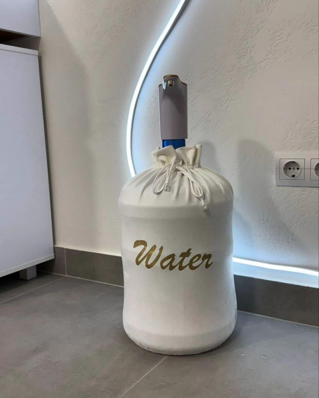 Чехол на бутыль Water 19 л Белый (29848346) Чехол на бутыль Water 19 л Белый (29848346)