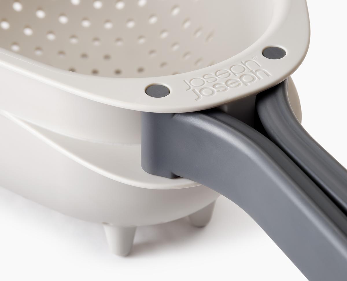 Друшляк Joseph Joseph Droplet зі складними пластиковими ручками (1000007) - фото 3 Друшляк Joseph Joseph Droplet зі складними пластиковими ручками (1000007) - фото 3