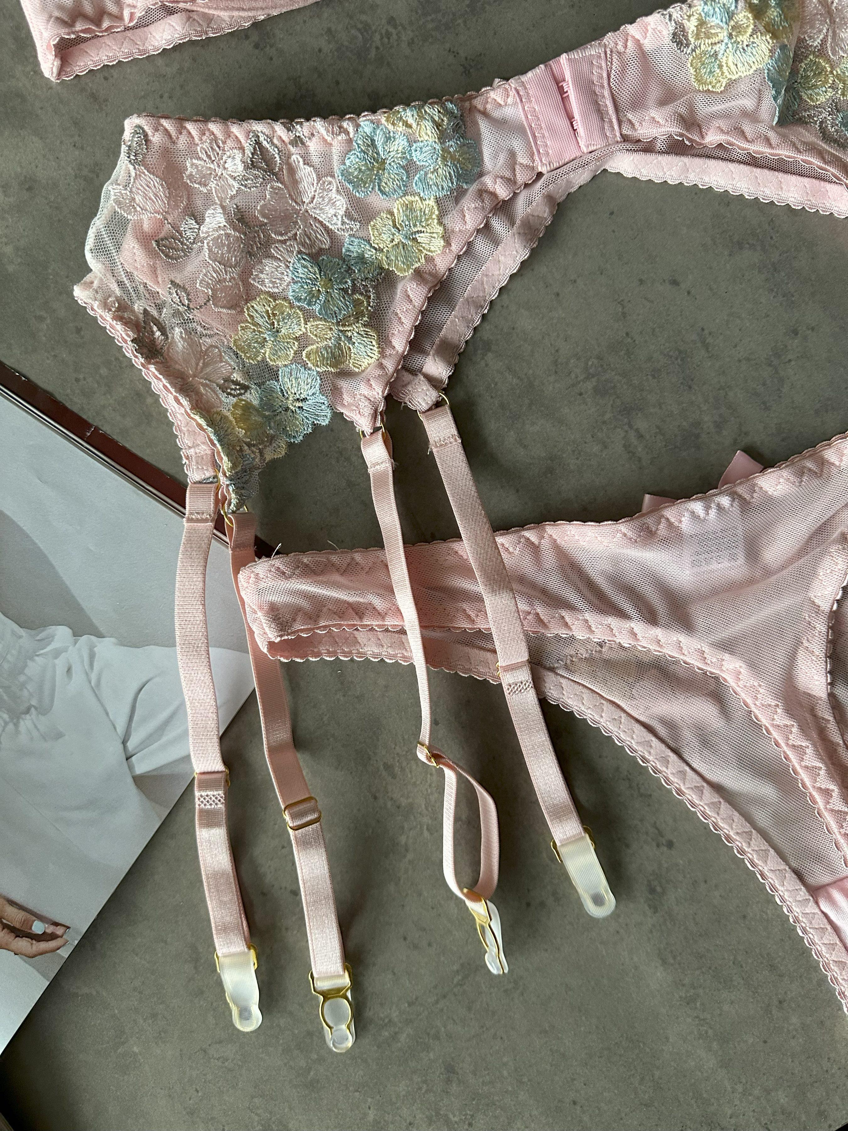 Комплект жіночої білизни Nova Vega бюстгалтер/трусики/пояс M р. 42-44 (103-246-1) - фото 8 Комплект жіночої білизни Nova Vega бюстгалтер/трусики/пояс M р. 42-44 (103-246-1) - фото 8