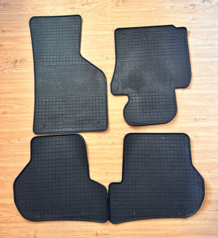 Коврики резиновые Polytep Skoda Octavia II Volkswagen Golf IV 97-03/Volkswagen Bora 97 Черный (KG-7706) Коврики резиновые Polytep Skoda Octavia II Volkswagen Golf IV 97-03/Volkswagen Bora 97 Черный (KG-7706)