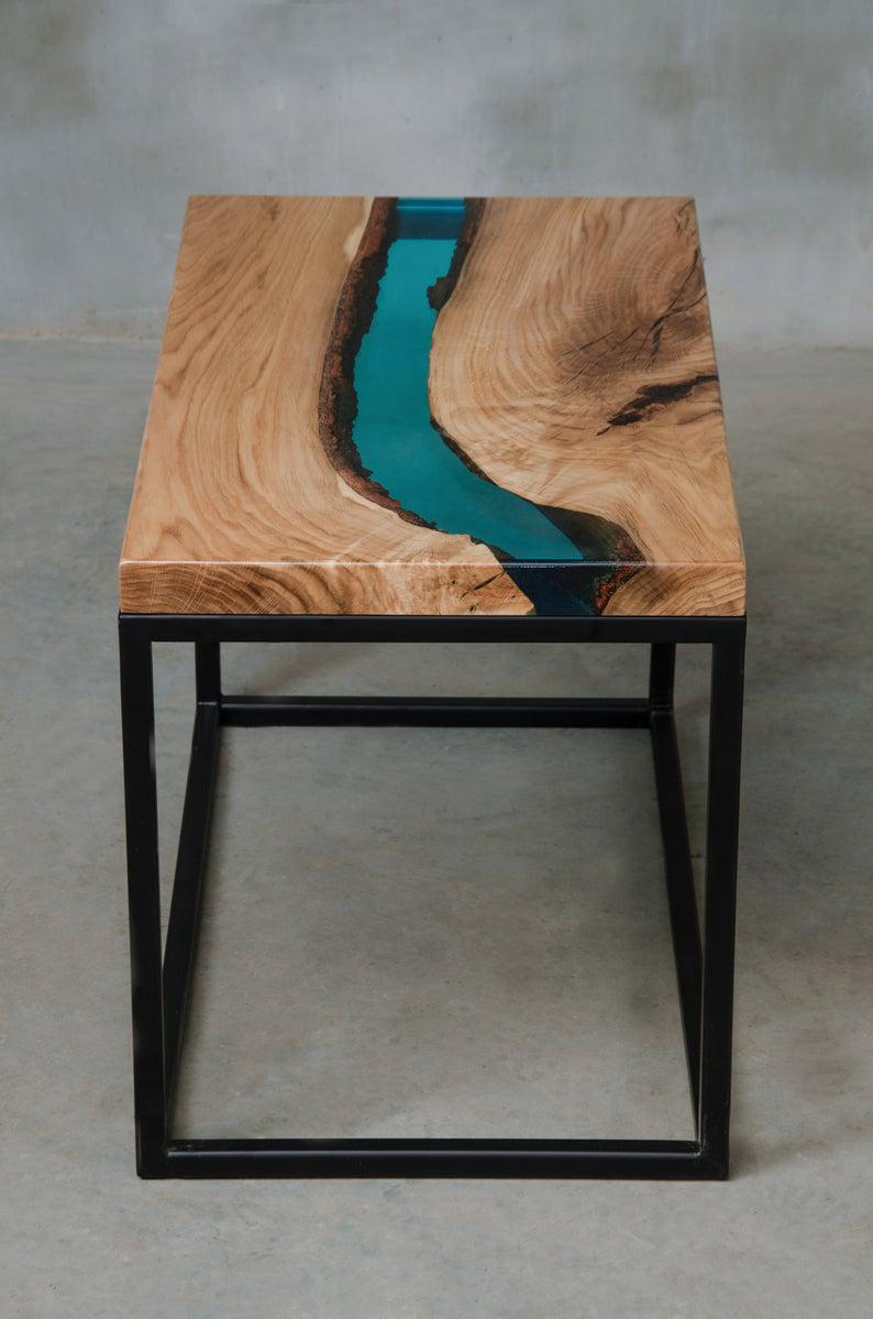 Стол журнальный река Бостон дизайнерский из прозрачной синей эпоксидной смолый и массива ореха 700х400х440 мм - фото 2 Стол журнальный река Бостон дизайнерский из прозрачной синей эпоксидной смолый и массива ореха 700х400х440 мм - фото 2