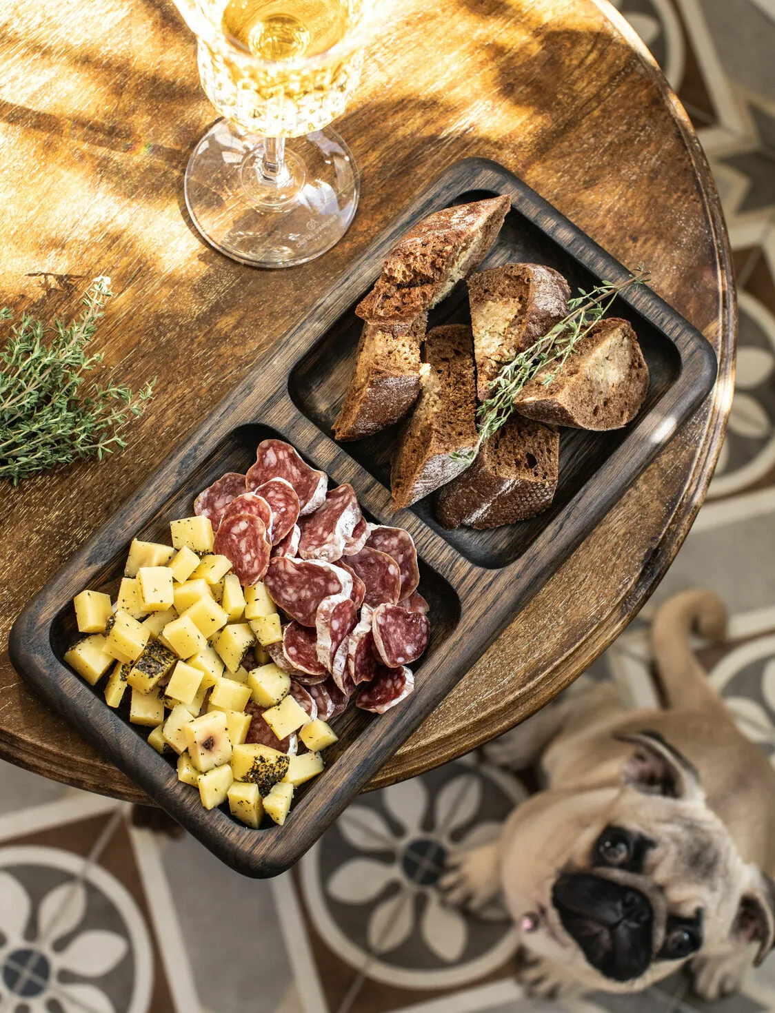 Менажница из дуба Yudi доска сервировочная для подачи блюд на два отдела Дуб Венге (4155)