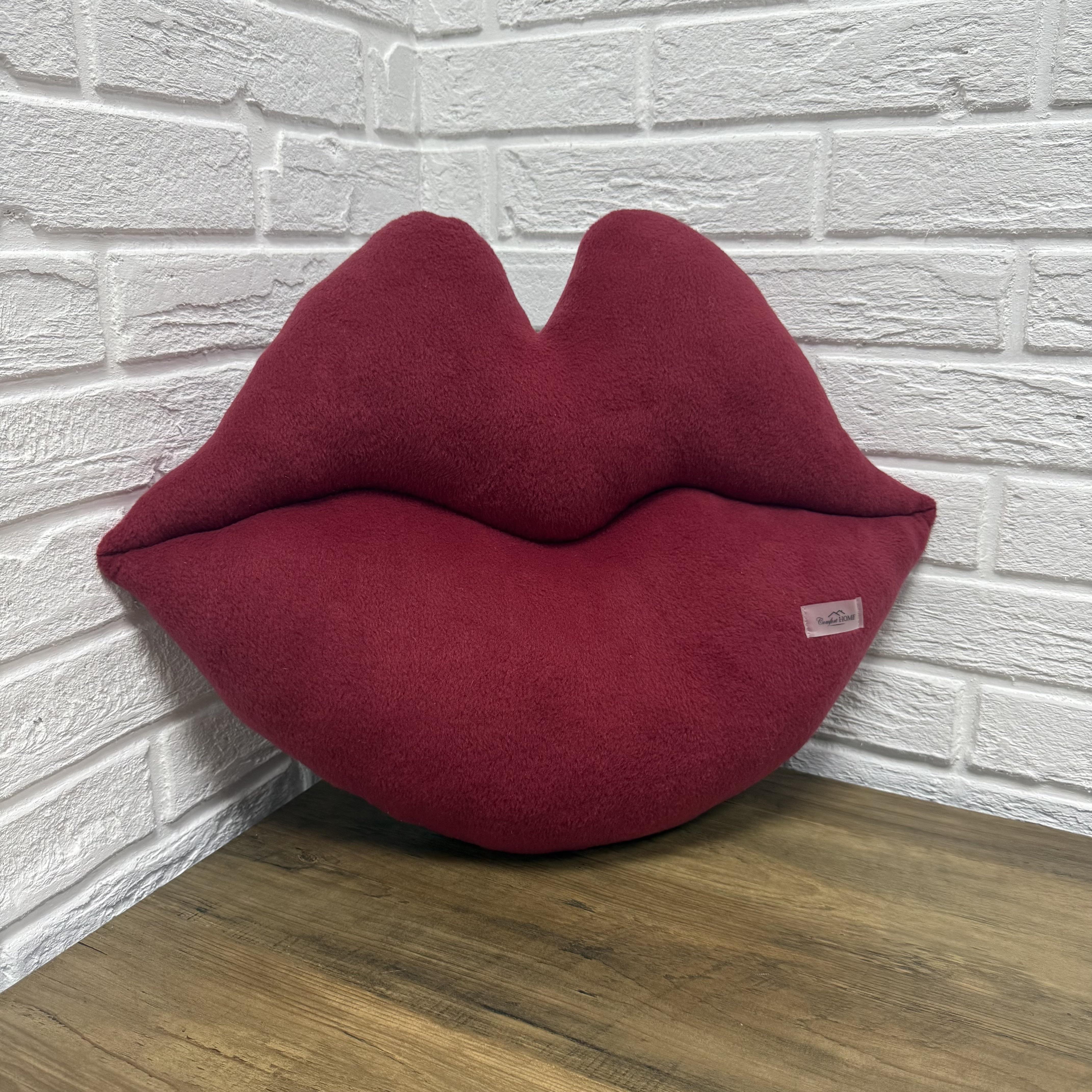 Подушка Comfort Home Губи плюшева 35x50 см
