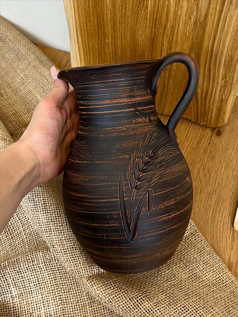 Глек керамічний глиняний різьблений з ручкою колосок 2 л (3002-13) - фото 4 Глек керамічний глиняний різьблений з ручкою колосок 2 л (3002-13) - фото 4