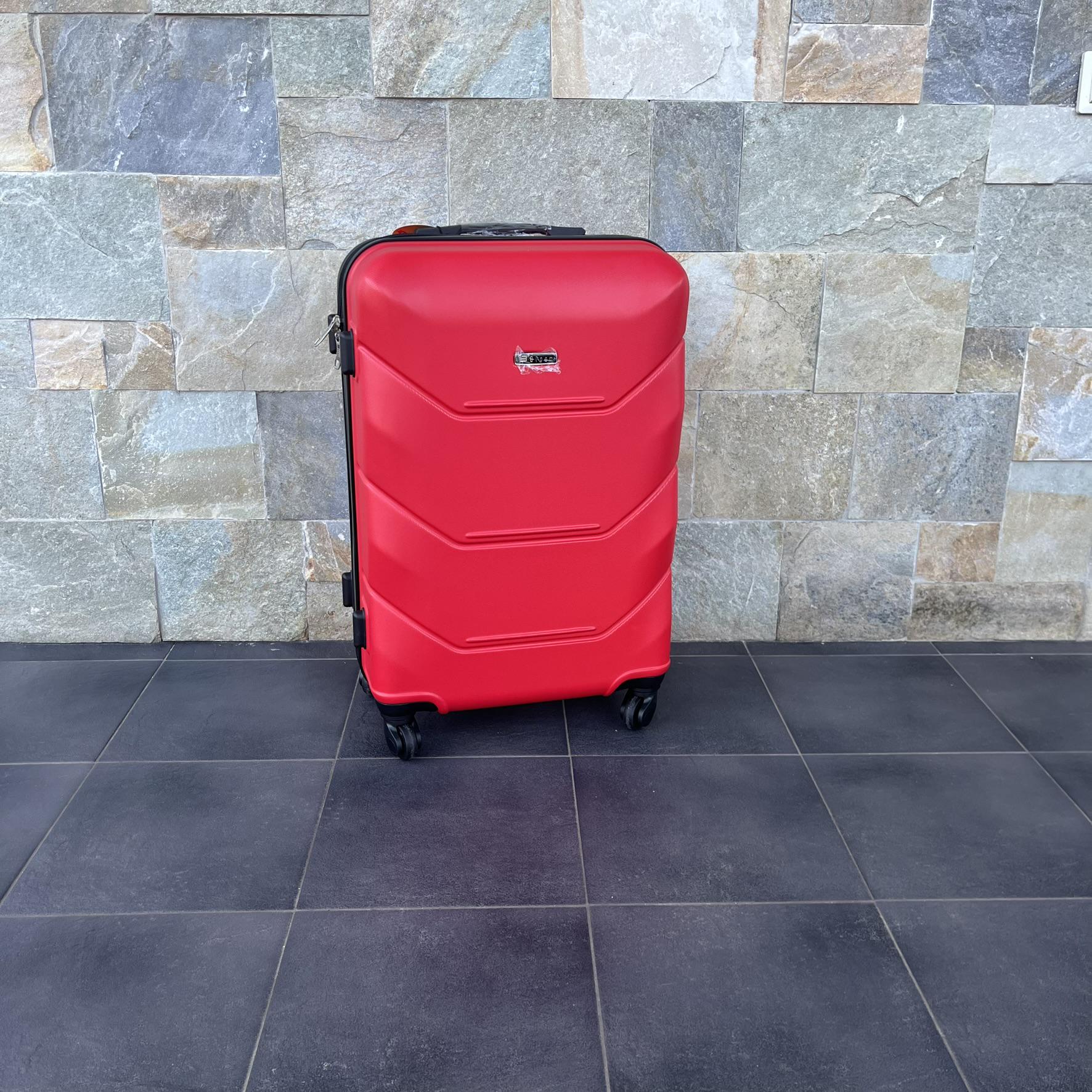 Чемодан Bloom 147 дорожный M Красный (17841639) - фото 3 Чемодан Bloom 147 дорожный M Красный (17841639) - фото 3