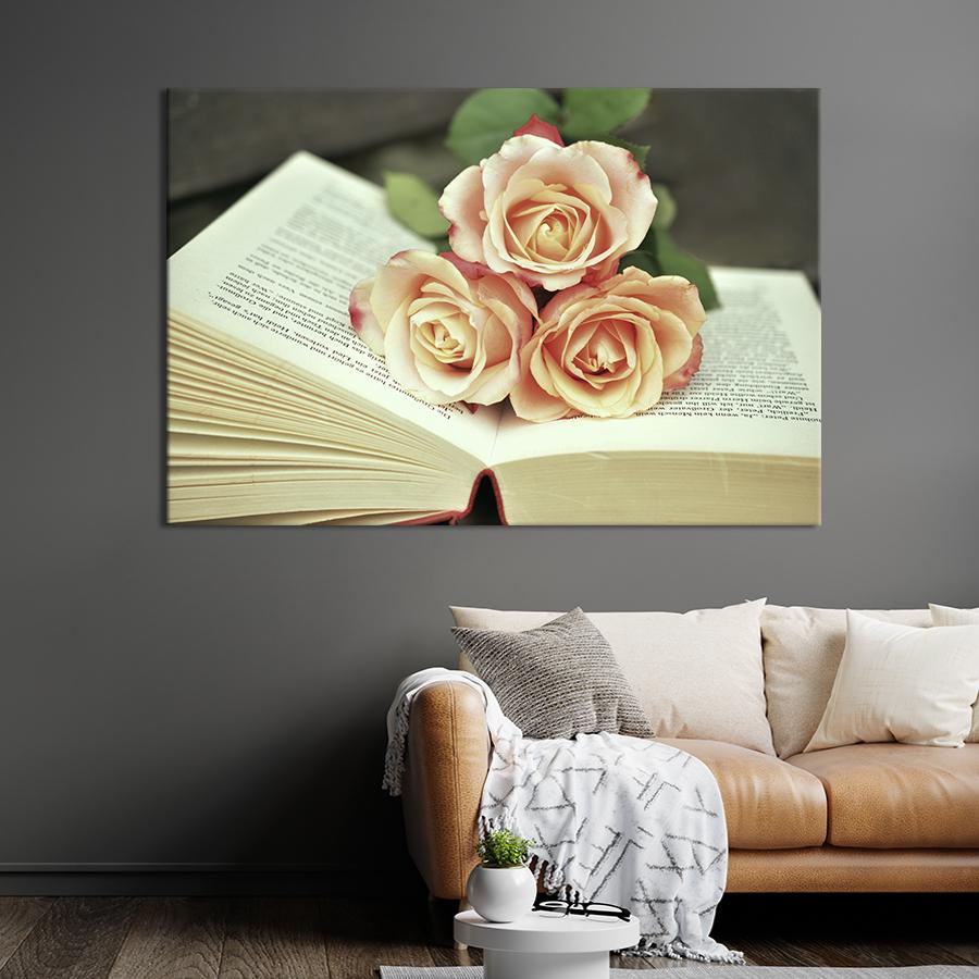 Картина на холсте Розы и книга 122x81 см (946-1)
