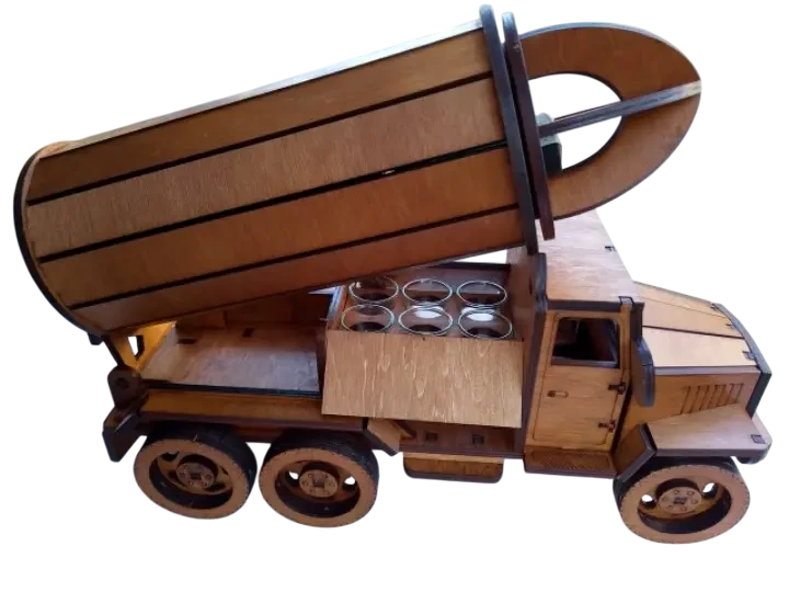 Подставка для бутылки Хатинка Военная машина деревянная (CNT00012052)