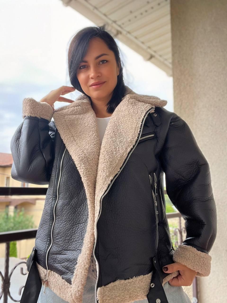 Дублянка жіноча Aftf Basic 264 подовжена оверсайз хутро пілот блискавки з ременем M Чорний (2782) - фото 3