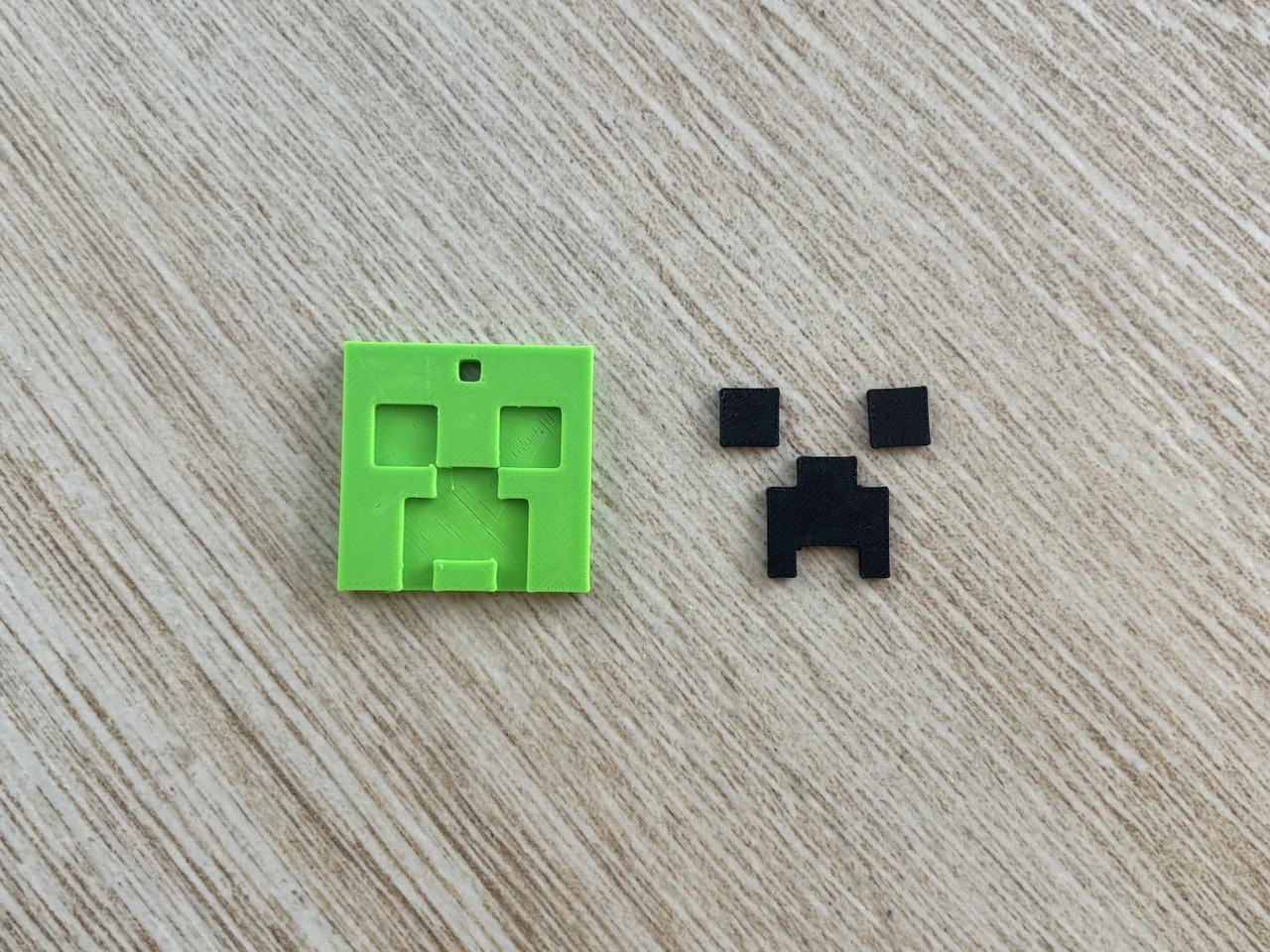 Брелок 8-bit Creeper Minecraft Keychain 3D-печать 2 см - фото 2 Брелок 8-bit Creeper Minecraft Keychain 3D-печать 2 см - фото 2