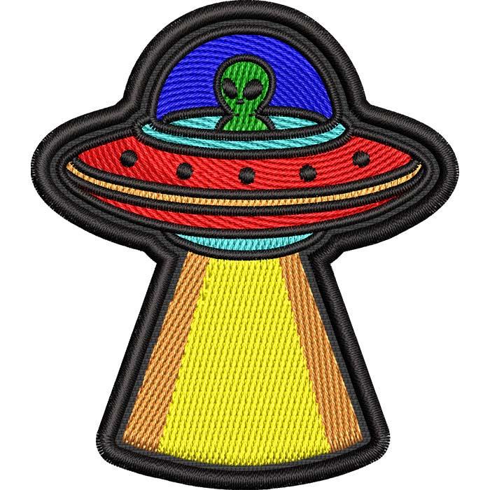 Нашивка патч НЛО с зеленым пришельцем за рулем 7x8 см (501410526)