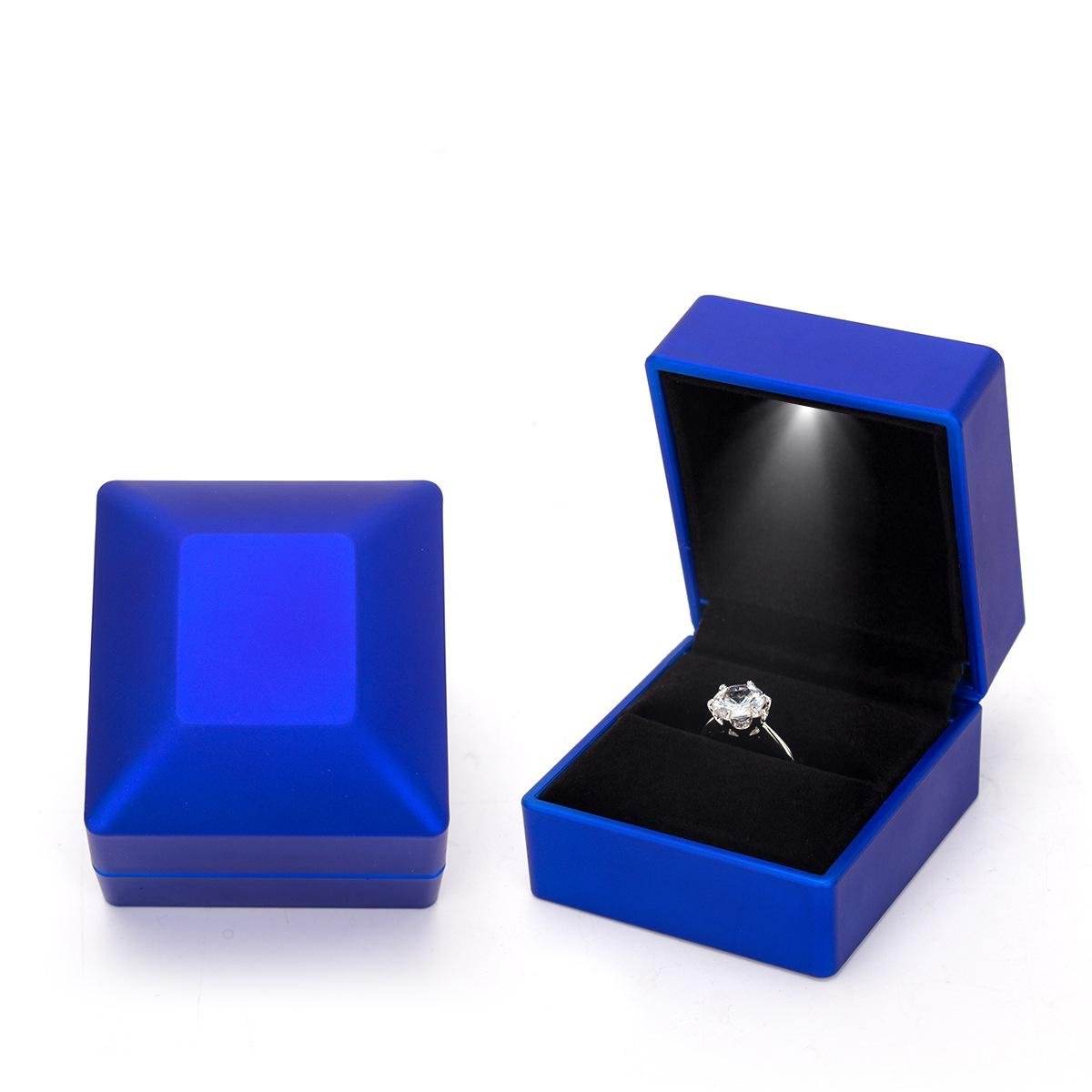 Коробочка для кольца Marry Me с подсветкой (601072) - фото 8 Коробочка для кольца Marry Me с подсветкой (601072) - фото 8