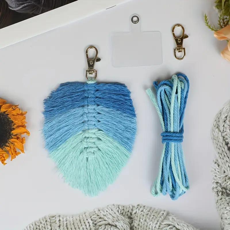 Набор макраме для рукоделия для ручного вязания брелока для ключей и декора на сумку 10х16 см Синий