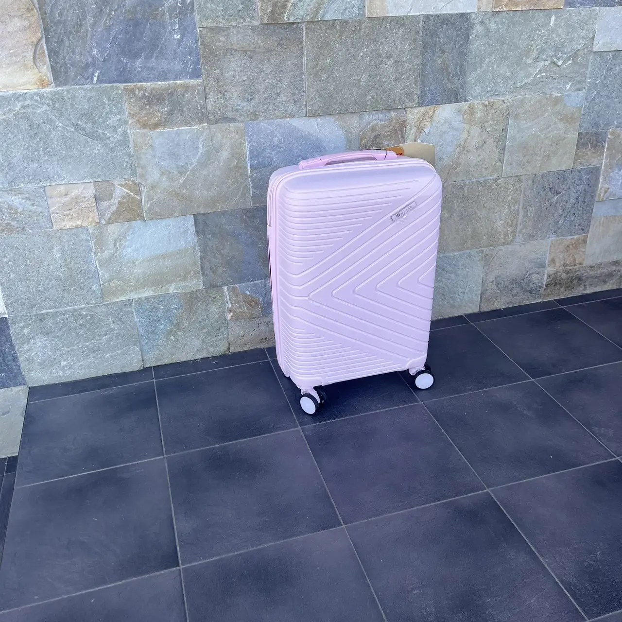 Чемодан дорожный Bloom 1706 39 л S Розовый - фото 2 Чемодан дорожный Bloom 1706 39 л S Розовый - фото 2