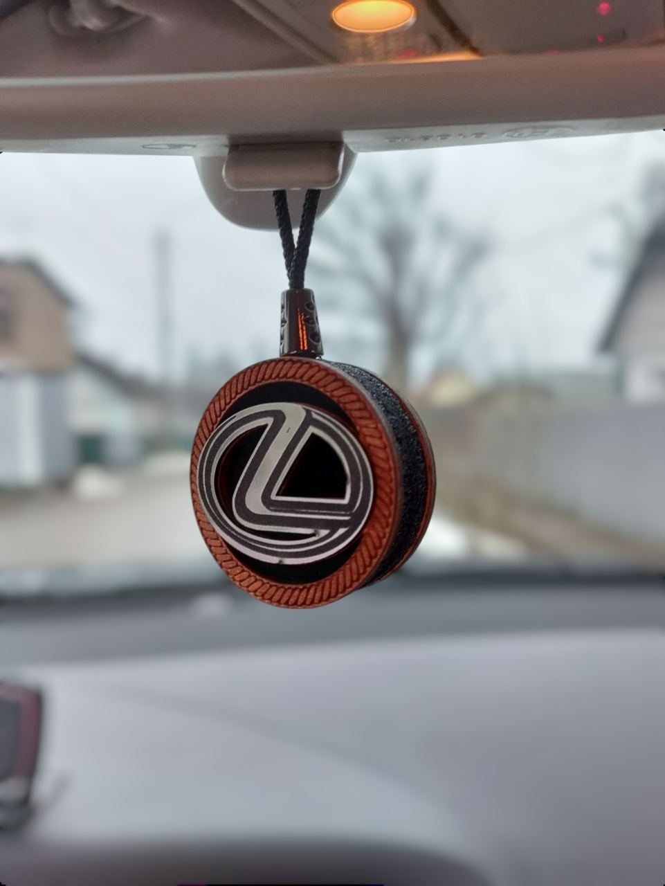 Ароматизатор-подвеска для авто Lexus с эффектом переливания (2118764441)