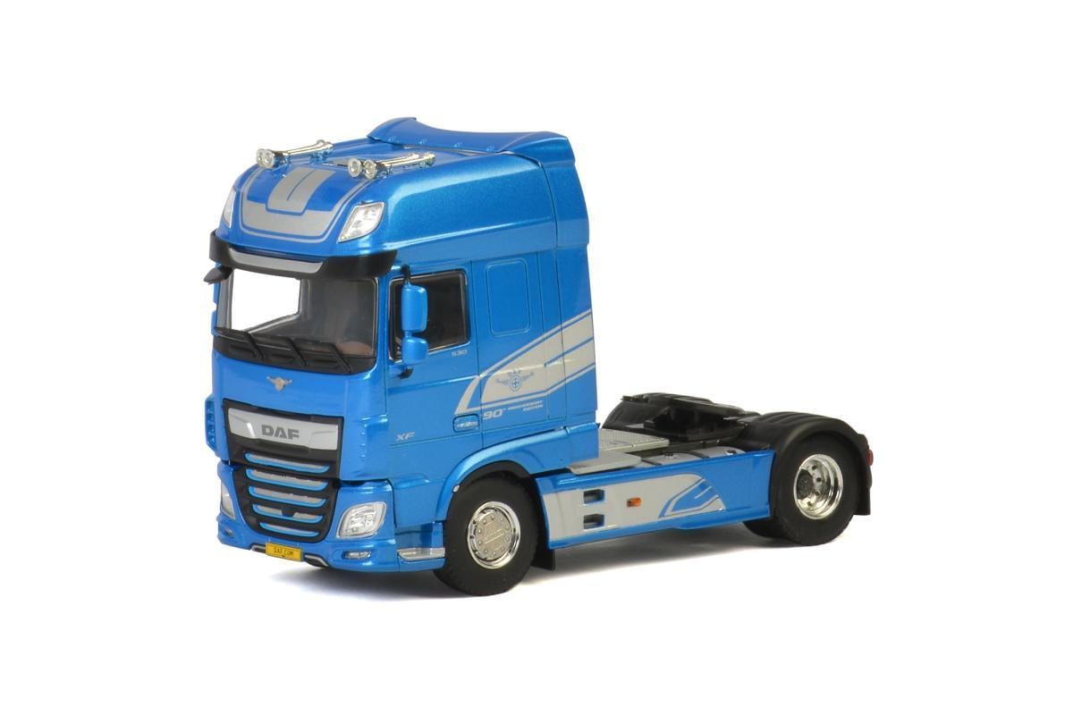 Игрушка Тягач daf xf super space cab MY2017 масштабная модель 1:50 Blue (04-2062)