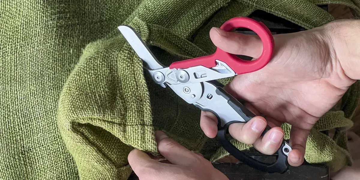 Ножницы Leatherman Raptor Rescue 6 функций с чехлом utility Red/Black (26063363) - фото 9 Ножницы Leatherman Raptor Rescue 6 функций с чехлом utility Red/Black (26063363) - фото 9