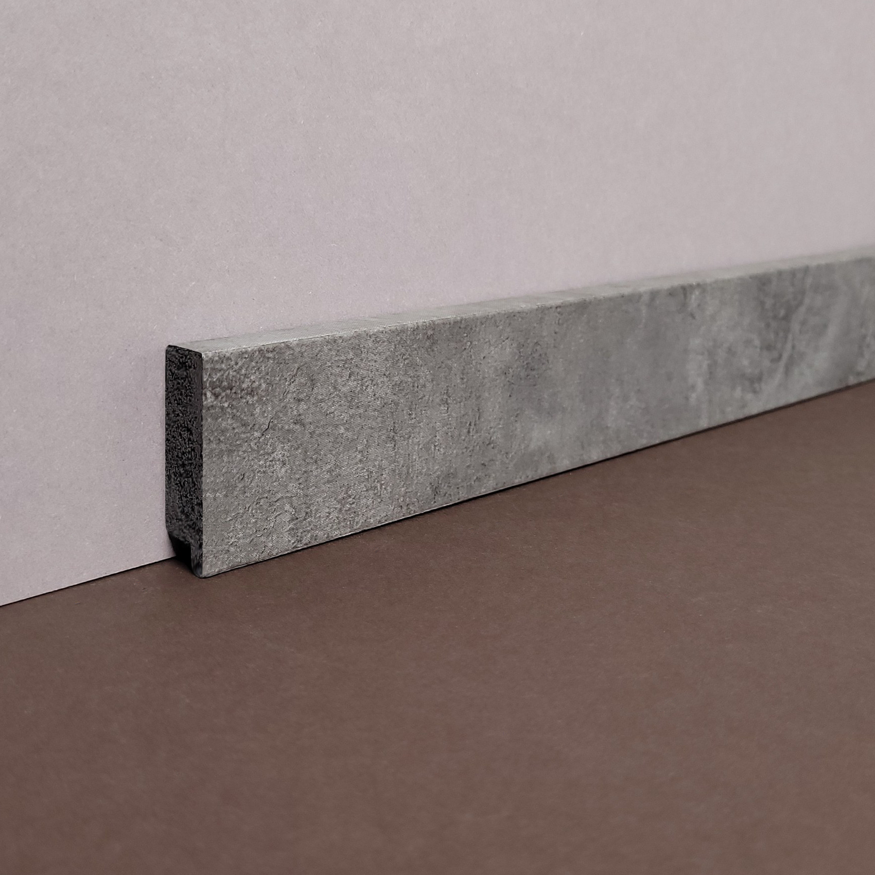 Плинтус дюрополимерный 43х12х2900 мм Темный бетон (4312P-B19165)