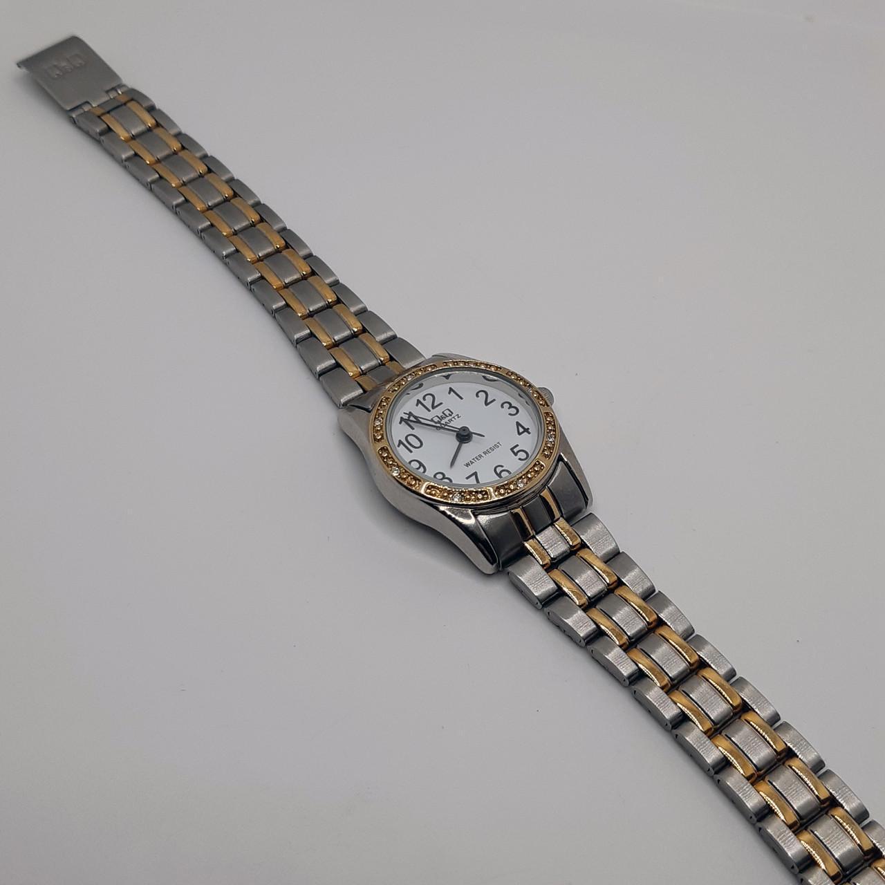 Наручний годинник Q&Q кварцовий металевий ремінець (Q695J404) - фото 4 Наручний годинник Q&Q кварцовий металевий ремінець (Q695J404) - фото 4