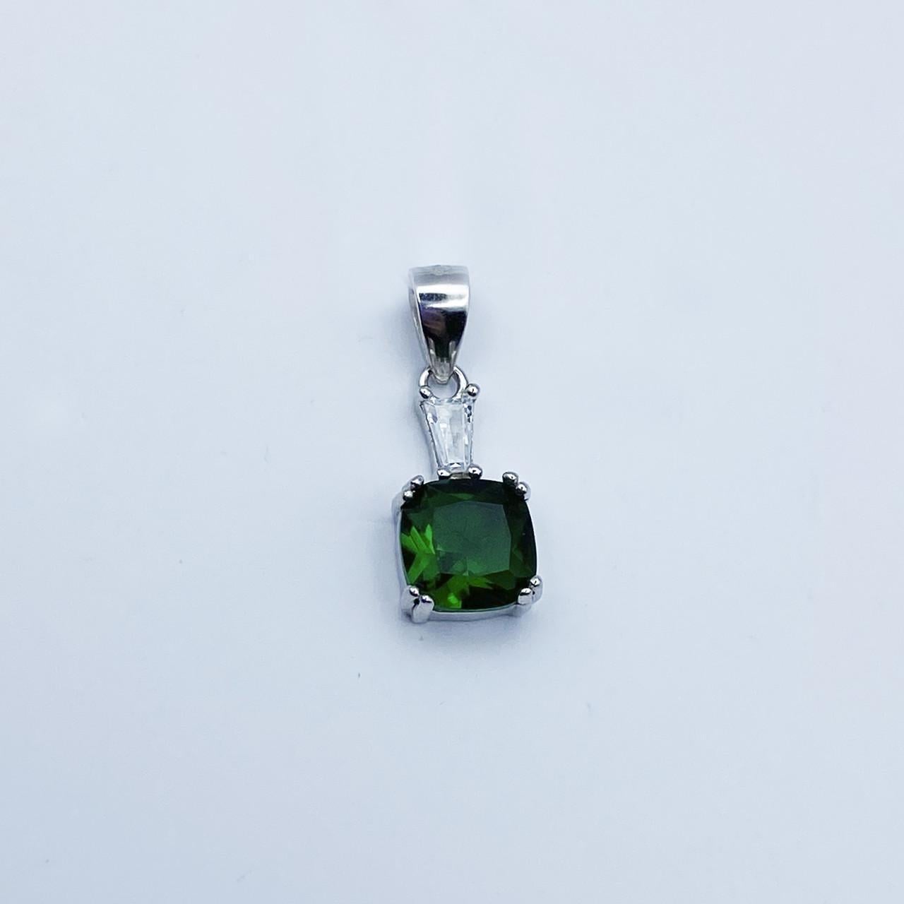 Серебряный кулон с зеленым кварцем 1,8 г (2278912119)