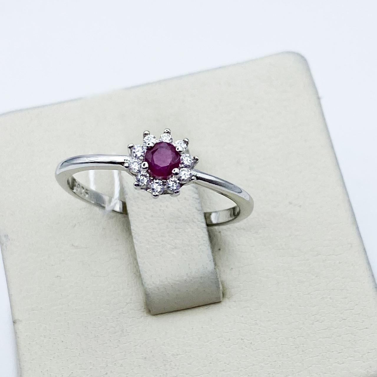 Кольцо серебряное с рубином р. 18 1,55 г (2377029256) Кольцо серебряное с рубином р. 18 1,55 г (2377029256)