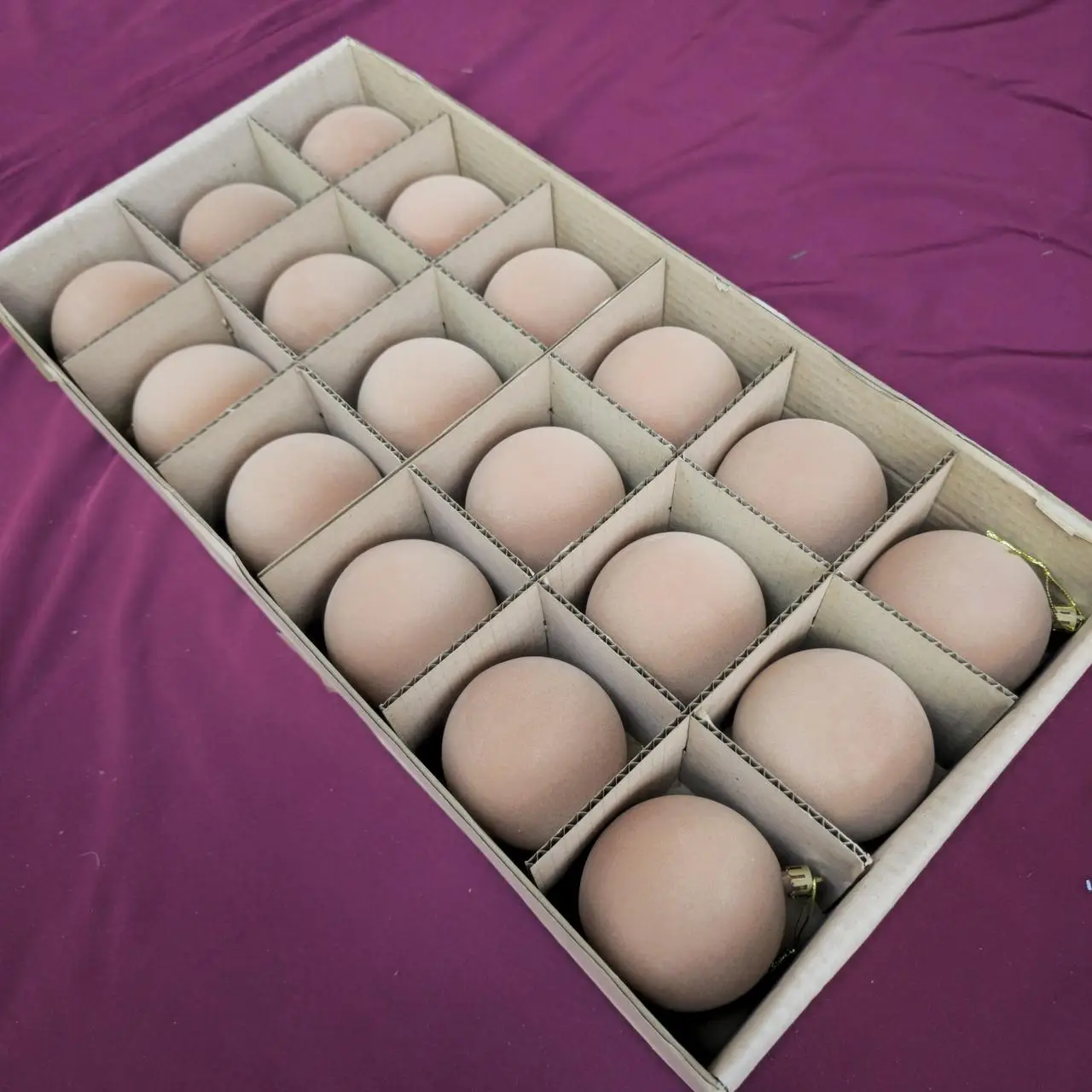 Набір куль новорічних Оксамит D-8 см 18 шт. Бежевий (Куля беж) - фото 4 Набір куль новорічних Оксамит D-8 см 18 шт. Бежевий (Куля беж) - фото 4