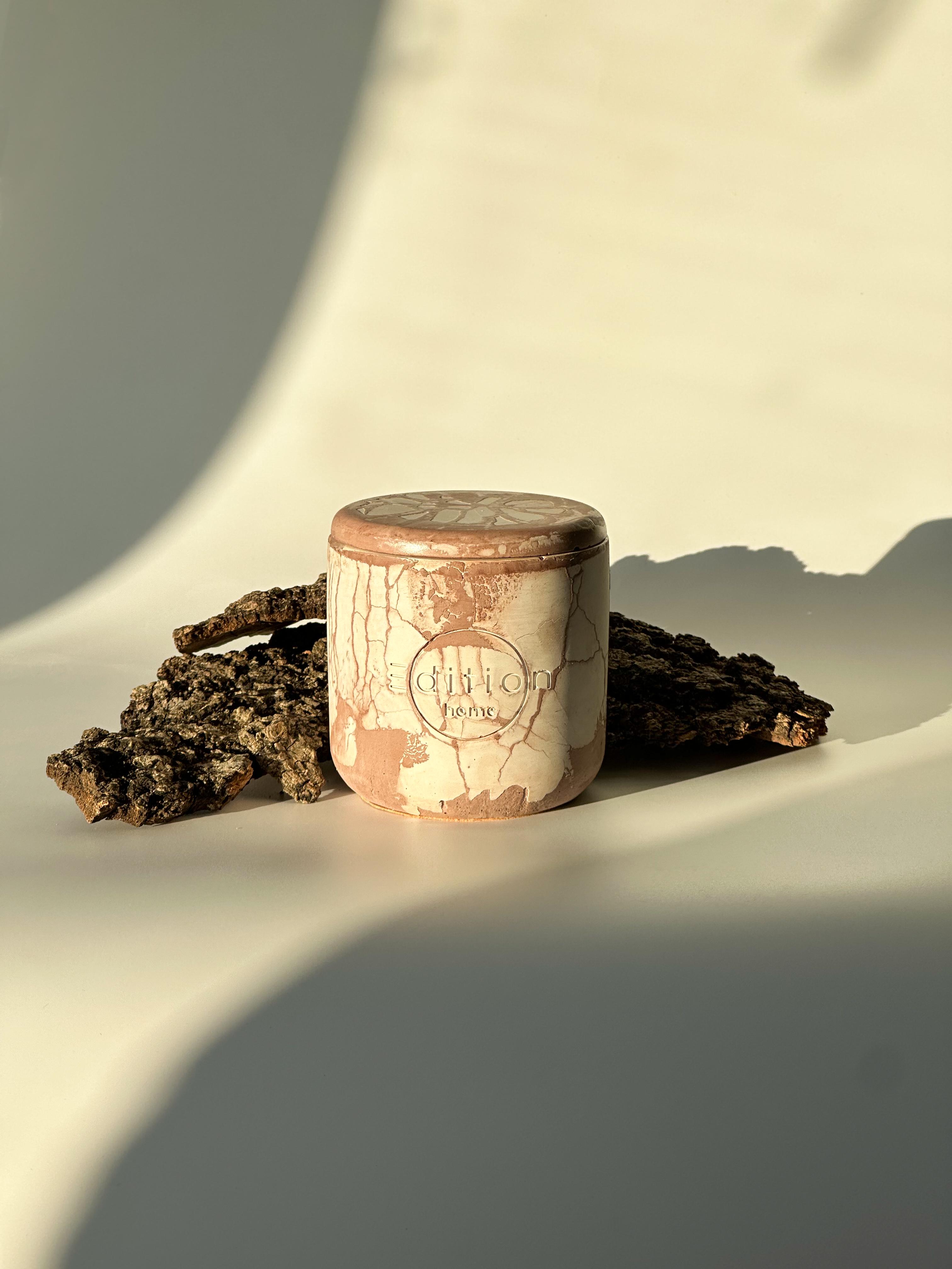 Ароматична свічка із соєвого воску Sandalwood&saffron 150 г (18400056)