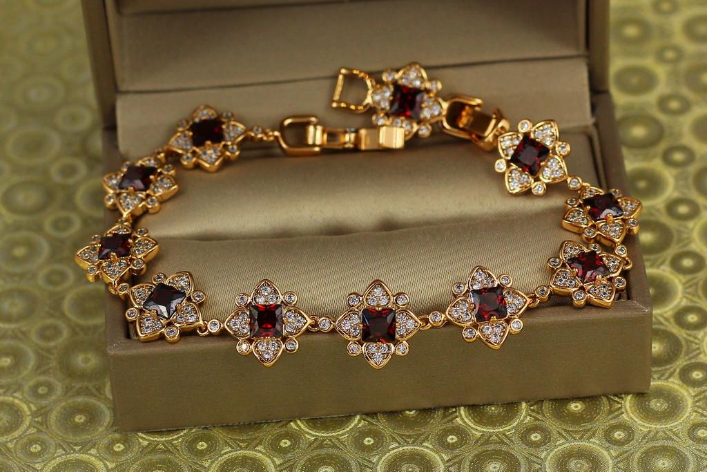Браслет Xuping Jewelry Персия с красными камнями 17 см Золотистый (2314156423)