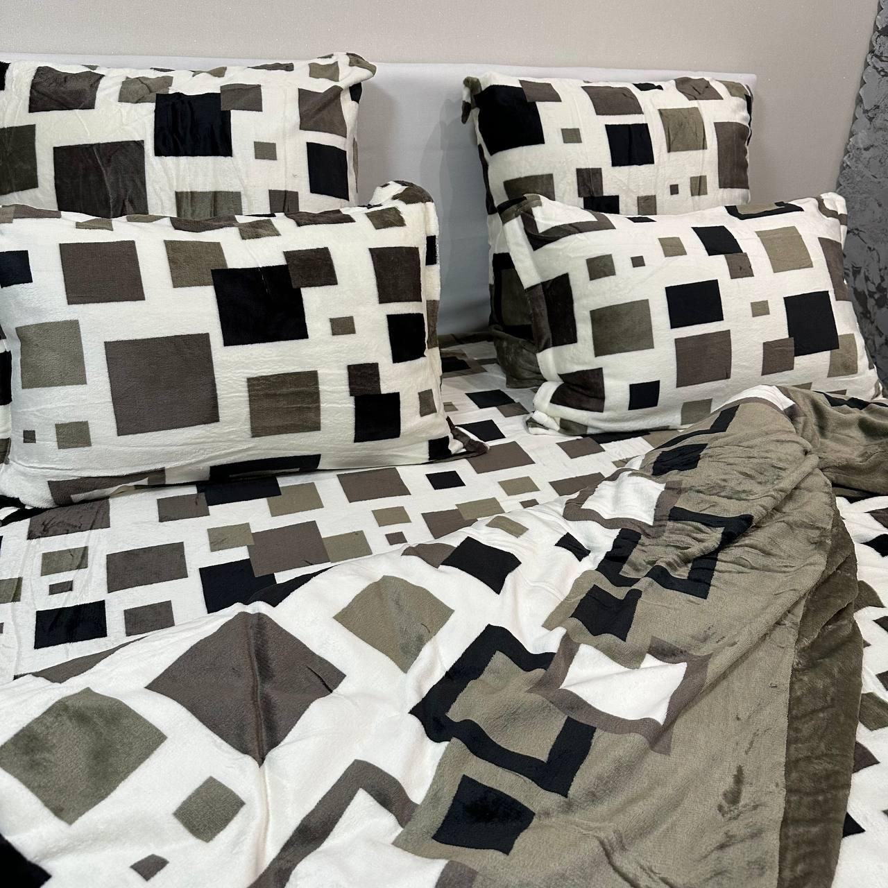 Комплект постільної білизни велюровий з малюнком з 4 наволочками євро 200x230 см Молочно-оливковий (29225212) - фото 10 Комплект постільної білизни велюровий з малюнком з 4 наволочками євро 200x230 см Молочно-оливковий (29225212) - фото 10