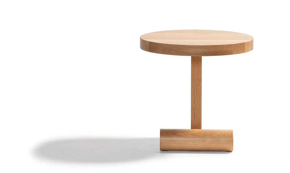 Столик дизайнерский журнальный AXIS из массива дуба