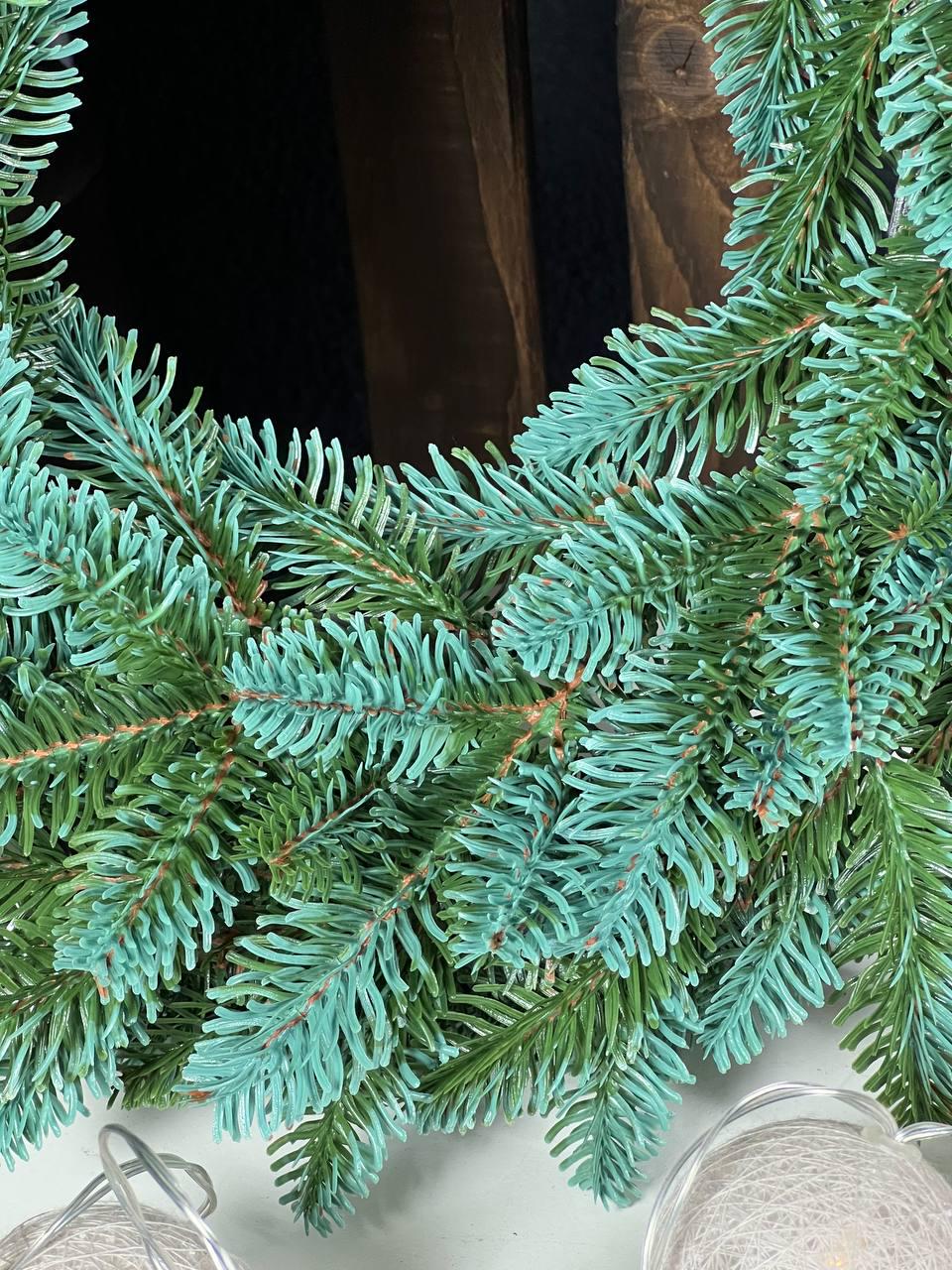 Новорічний вінок Канадський зі штучної хвої з блакитними кінчиками 40 см Зелений (YA678613) - фото 5