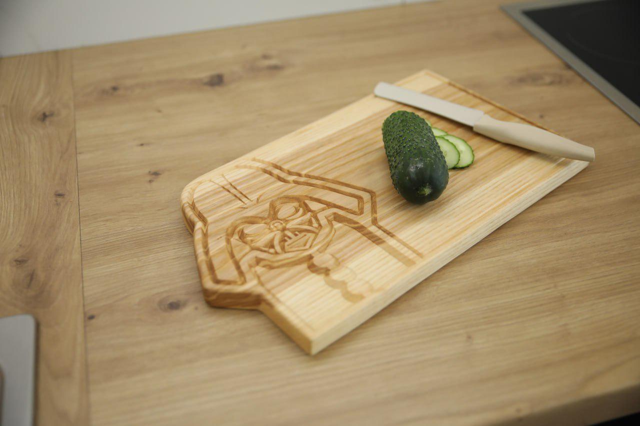 Деревянная доска Дарт Вейдер Дуб 35х20х2 см (WDK-41.2)