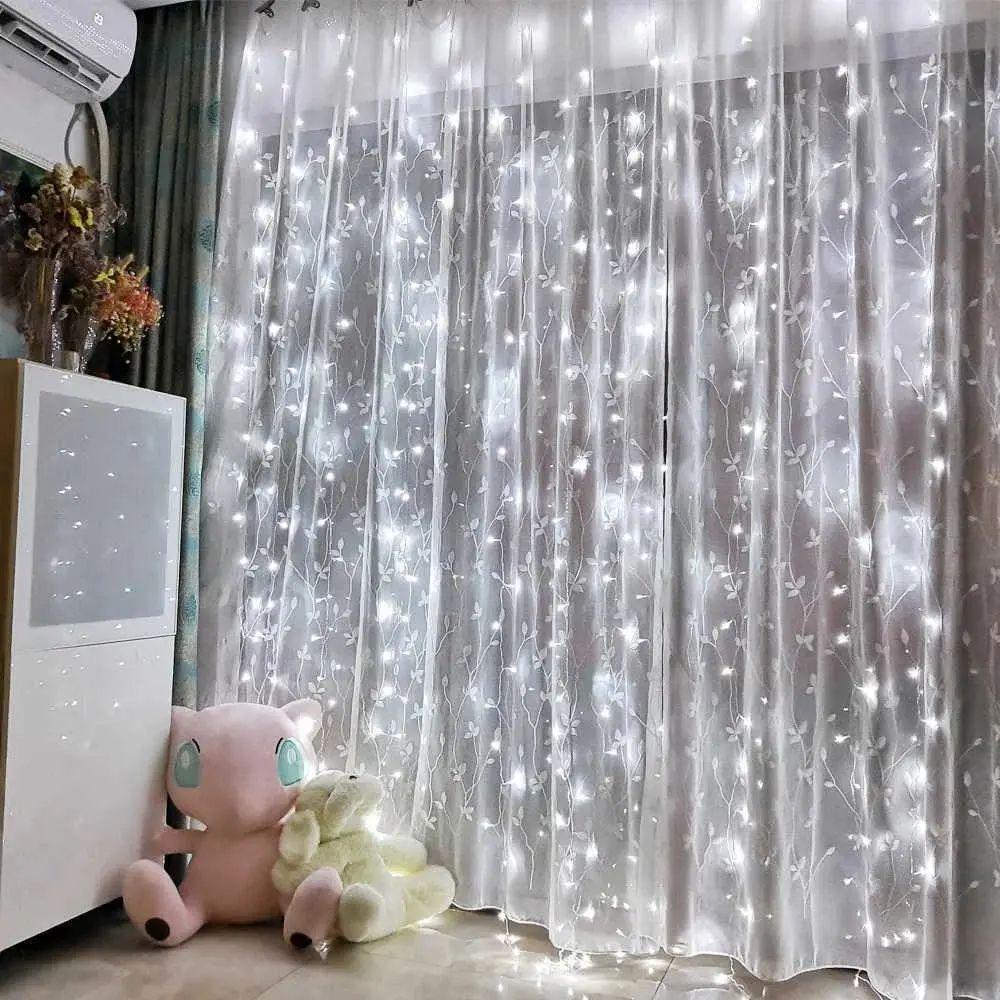 Гирлянда светодиодная Штора 220V 160 LED новогодняя с холодно-белым свечением 2х2 м