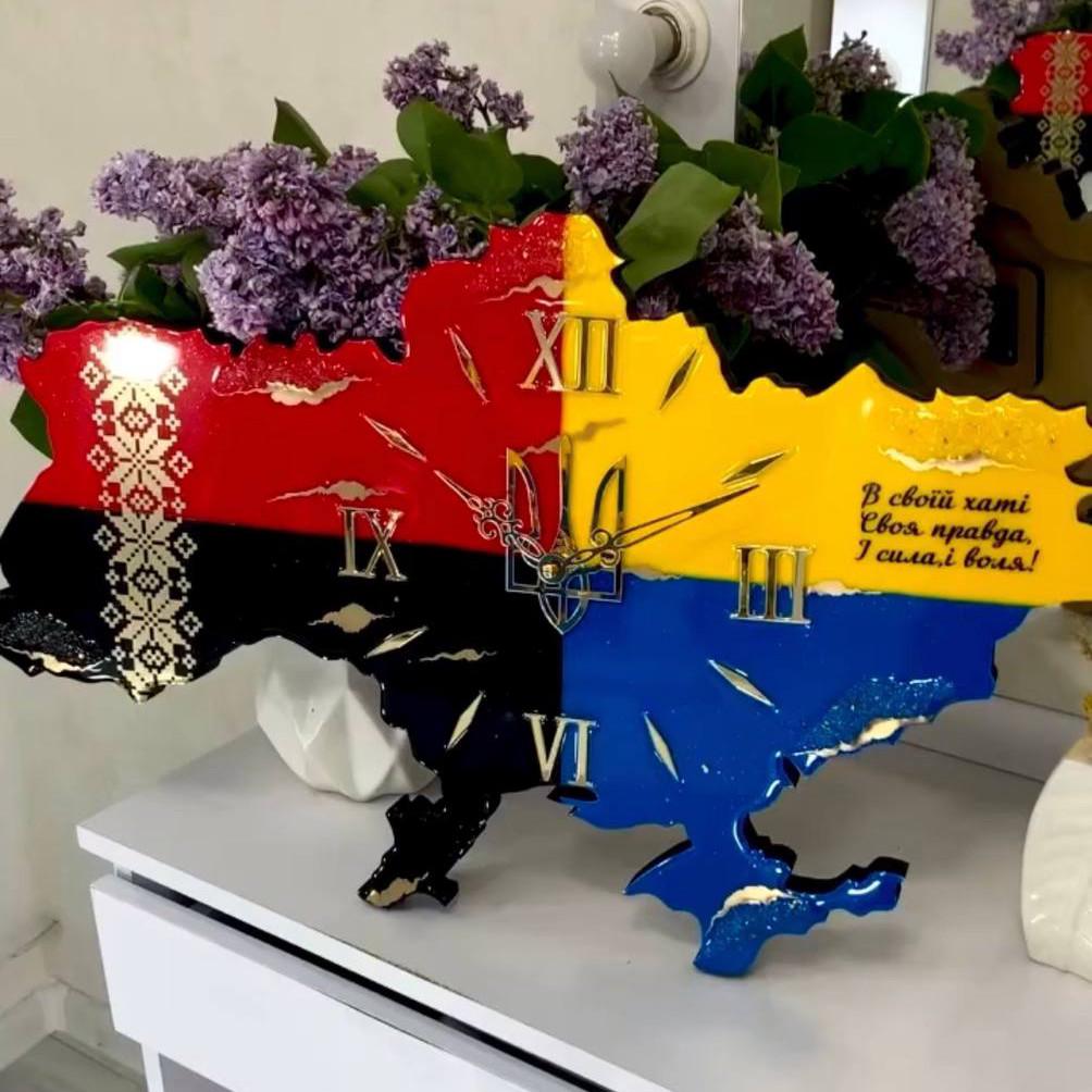 Часы настенные из эпоксидной смолы Карта Украины 70x47 см