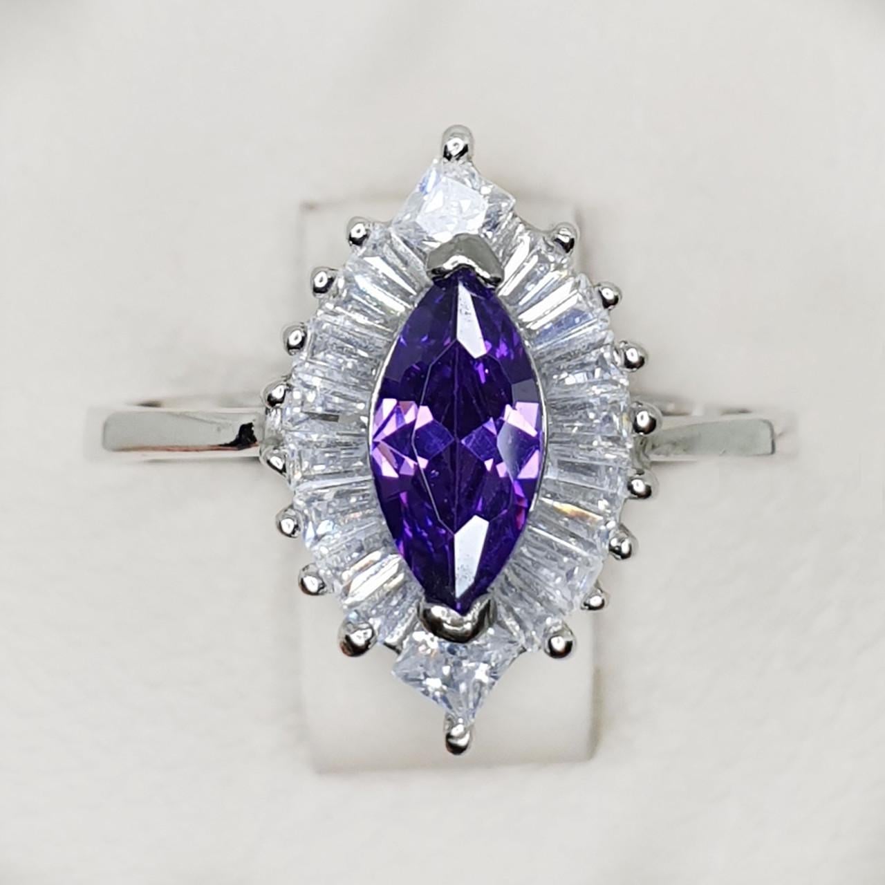 Кольцо серебряное с аметистом р. 19 3,52 г (1421177779)