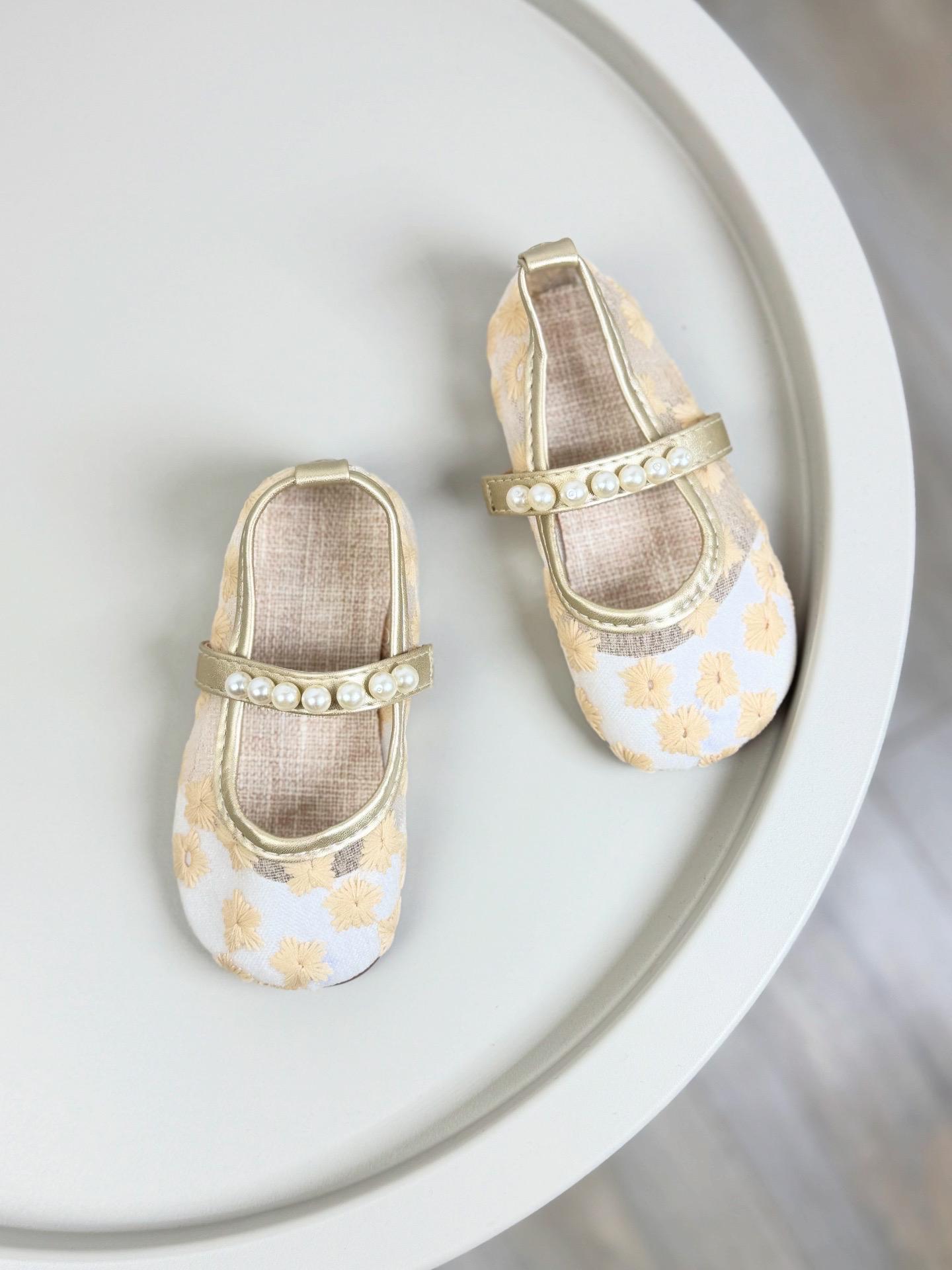 Туфлі дитячі 1568 р. 24 Бежевий (27333863) Туфлі дитячі 1568 р. 24 Бежевий (27333863)