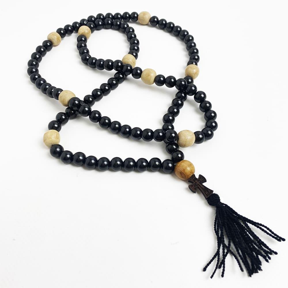 Четки на 100 бусин Гагат с деревянными вставками (9247)