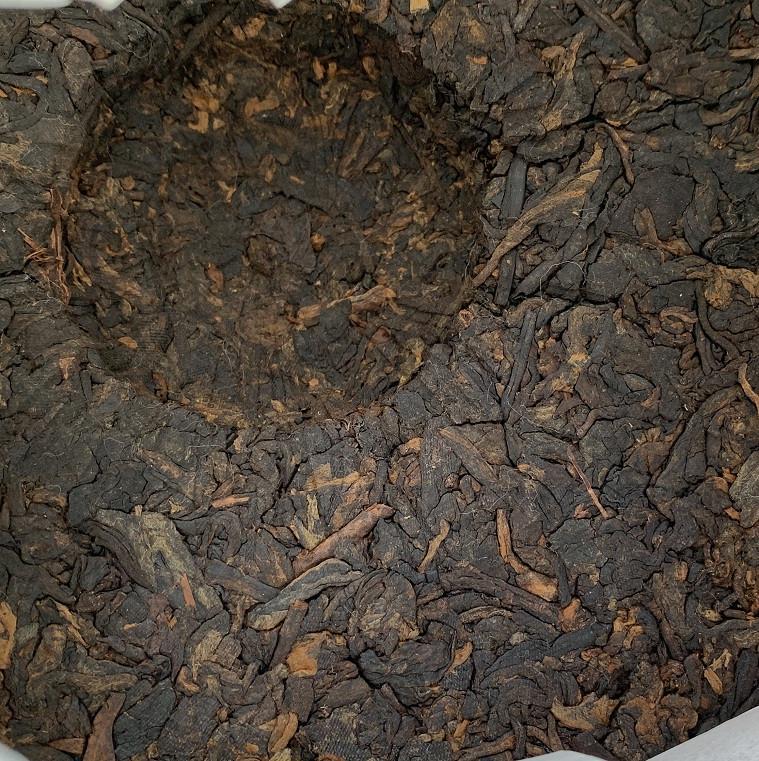 Чай Шу пуэр Ботаник фабрика Шу Дай Цзы блин 357 г - фото 2 Чай Шу пуэр Ботаник фабрика Шу Дай Цзы блин 357 г - фото 2