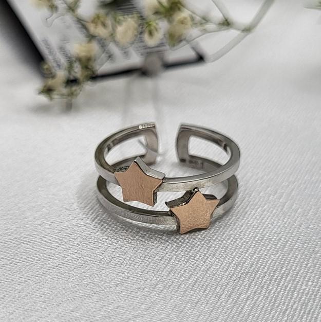 Кольцо женское Две звезды из серебра с золотыми пластинами 17-18,5 (gs01)
