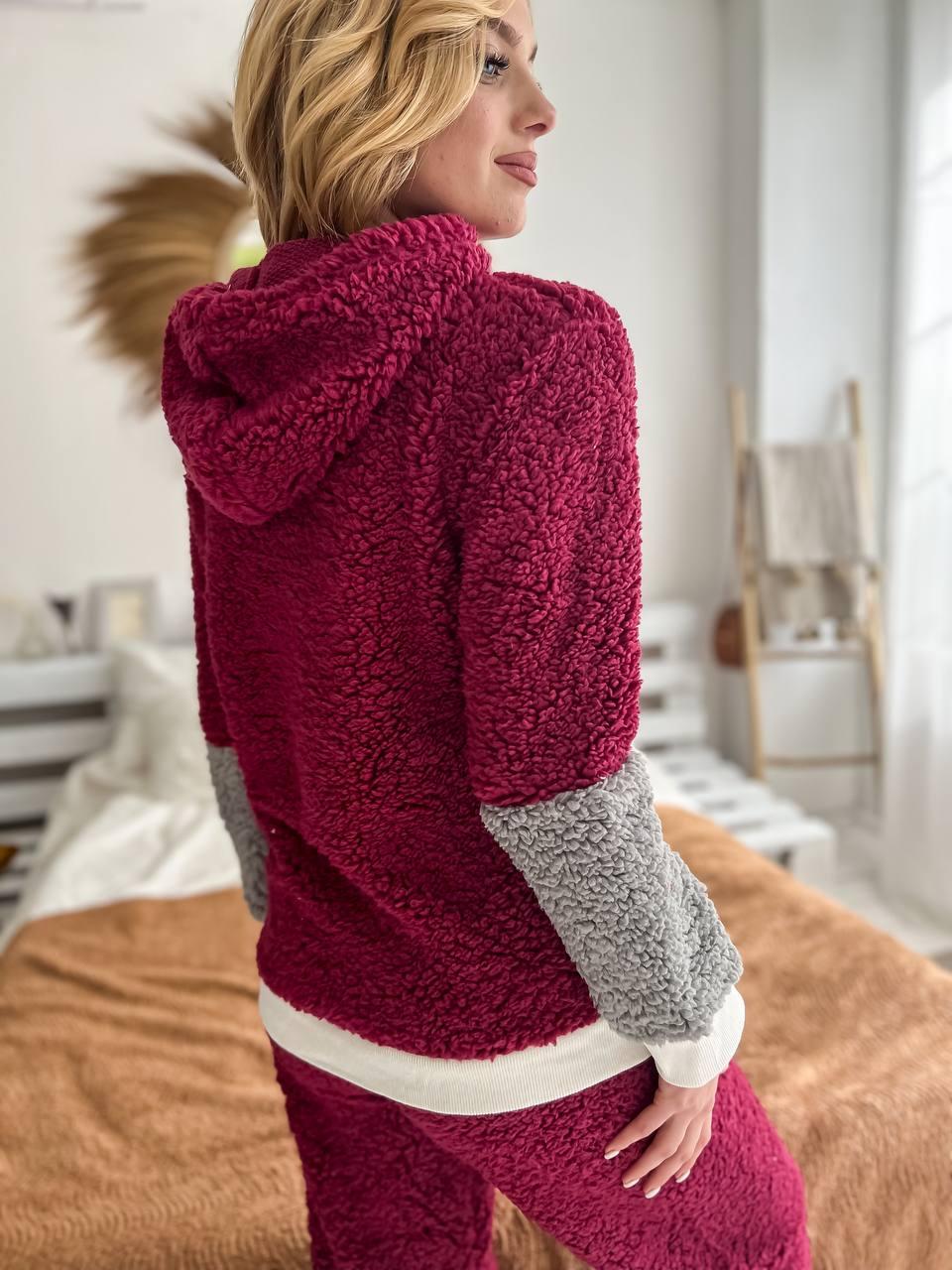 Пижама женская DO2184 на флисе с капюшоном XL Малиновый - фото 3